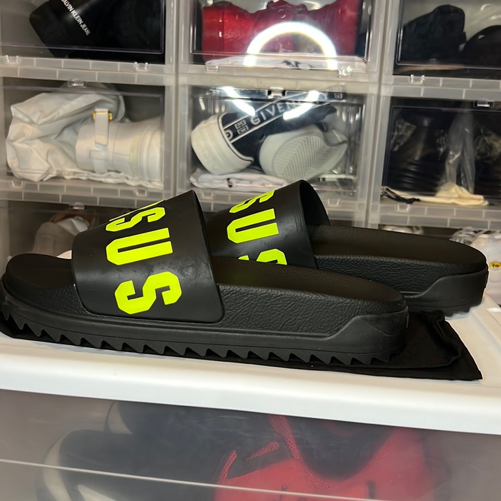 Versus by Versace Men’s Pool Slides (Sz 11) - Never Worn